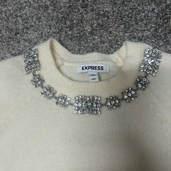 Express Sweater - Picture 2 of 3